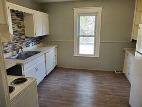 1915 Johnson St NE, Unit Apt 2 in Minneapolis, MN - Building Photo - Building Photo