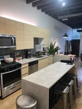 1423 W Augusta Blvd, Unit 1 in Chicago, IL - Building Photo - Building Photo