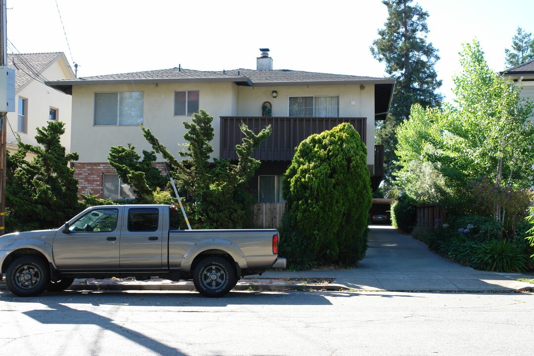216 Grand Blvd in San Mateo, CA - Foto de edificio