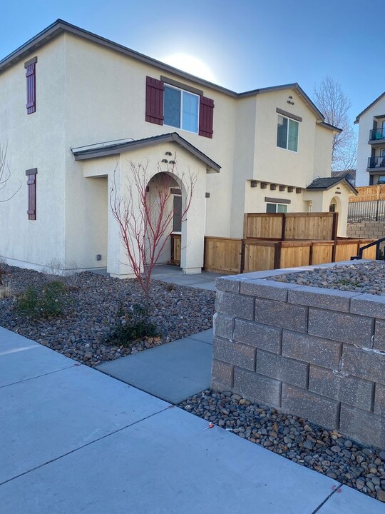 1213 Cedarhaven Ct in Reno, NV - Building Photo