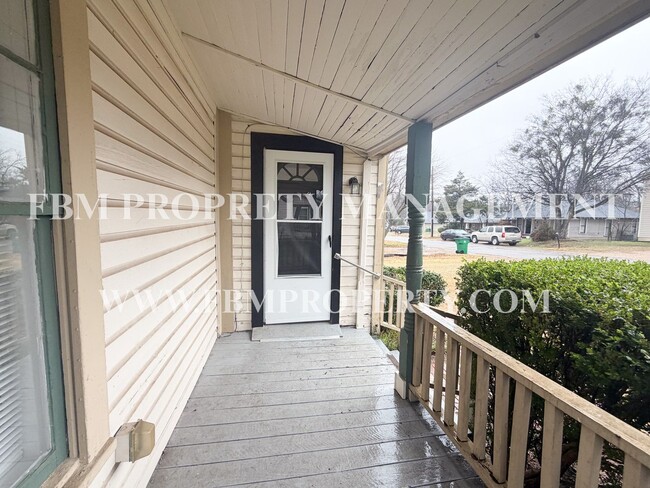 310 E Parks Ave in Waxahachie, TX - Building Photo - Building Photo