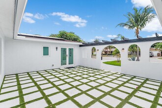 904 SE 13th Ct in Deerfield Beach, FL - Building Photo - Building Photo