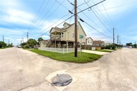 2220 59th St in Galveston, TX - Foto de edificio - Building Photo