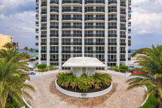 Beresford in Boca Raton, FL - Building Photo - Building Photo