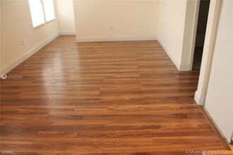 737 Jefferson Ave in Miami Beach, FL - Foto de edificio - Building Photo