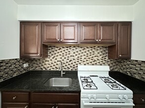 6830 N Sheridan Rd in Chicago, IL - Foto de edificio - Building Photo