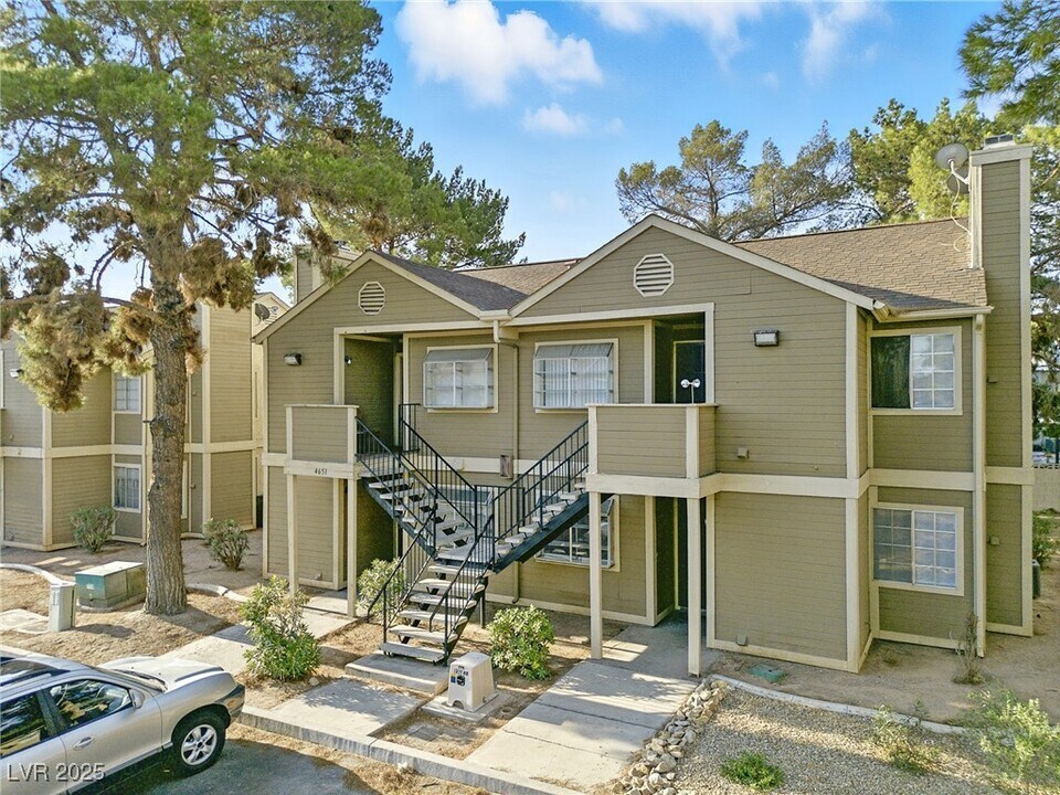 4651 Amberleigh Ln in Las Vegas, NV - Building Photo