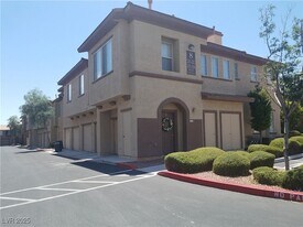 10230 Deerfield Beach Ave in Las Vegas, NV - Building Photo