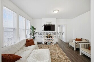 2209 Summit St in Columbus, OH - Building Photo - Building Photo