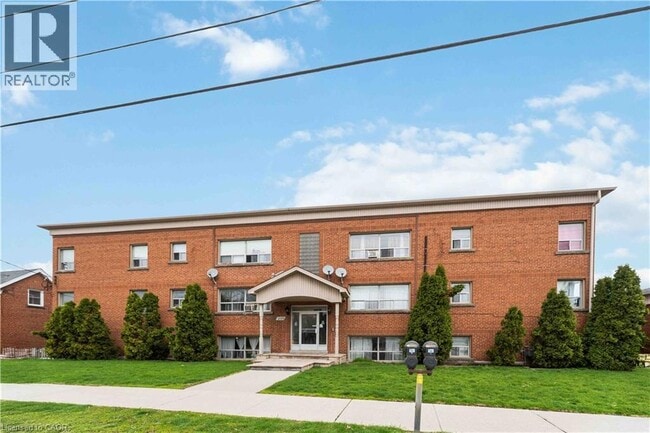 2189 King St E in Hamilton, ON - Building Photo - Building Photo