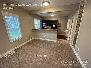 948 Muskegon Ave NW in Grand Rapids, MI - Building Photo - Building Photo
