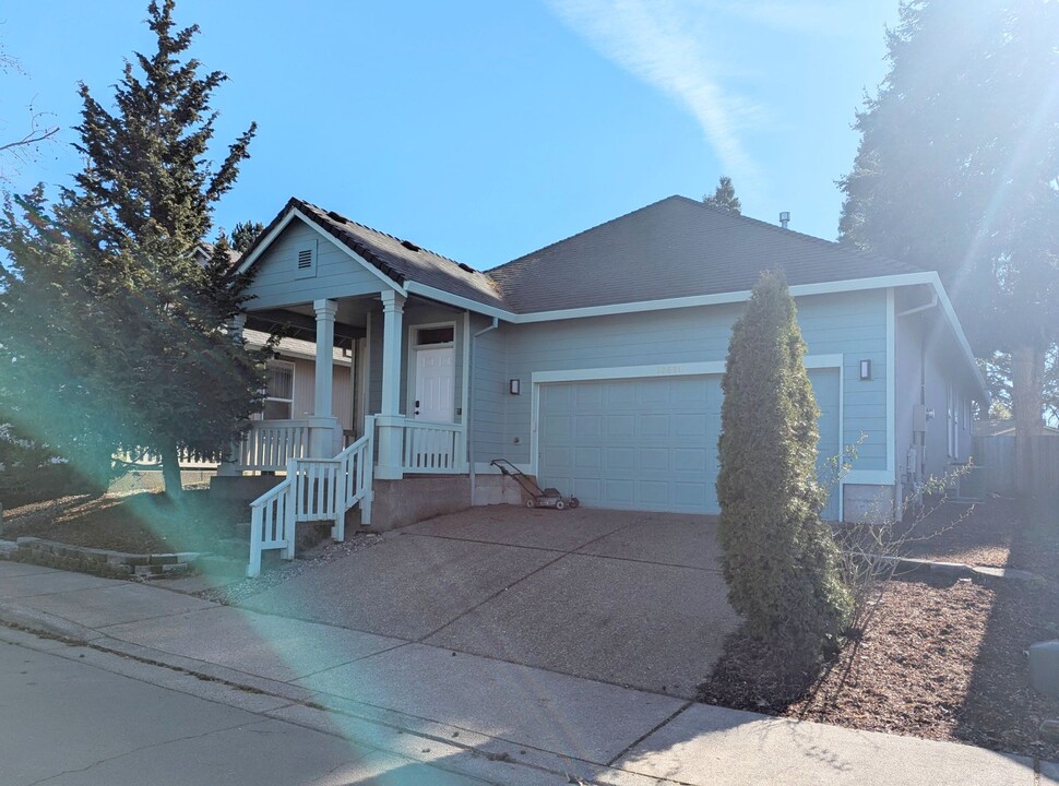 19524 SW Treehouse Ln in Beaverton, OR - Foto de edificio