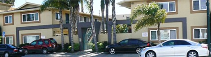 Palm Grove Villas in San Diego, CA - Building Photo - Building Photo