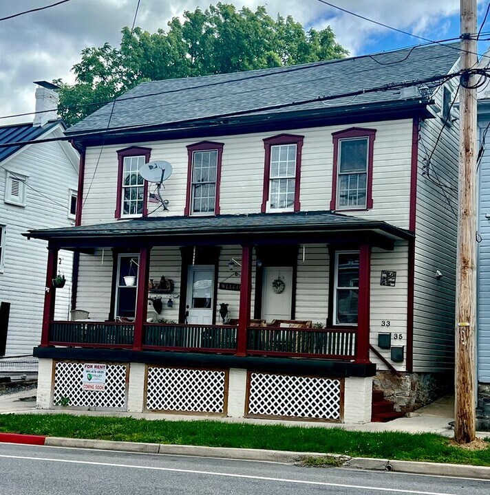 33 S Main St in Boonsboro, MD - Building Photo
