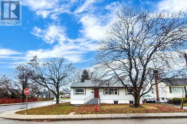 property at 76 W 1st St