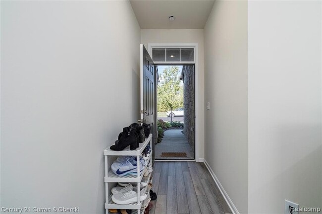2090 Addison Cir in Commerce Township, MI - Building Photo - Building Photo