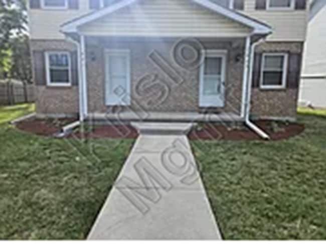 property at 923 Harwood Rd