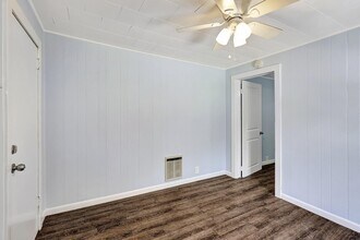 922 SE Bayou Ave in Stuart, FL - Building Photo - Building Photo