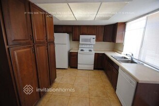 6627 S 44th St in Phoenix, AZ - Foto de edificio - Building Photo