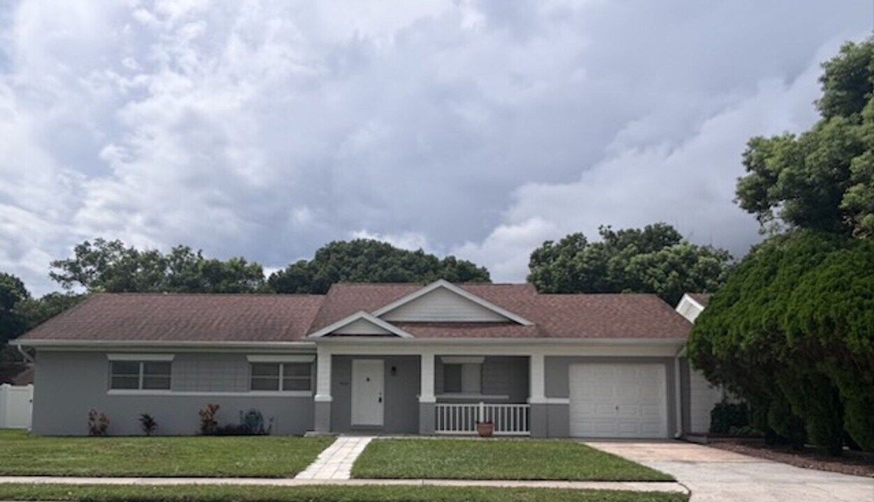 8610 Oak Bluff Dr in Orlando, FL - Building Photo