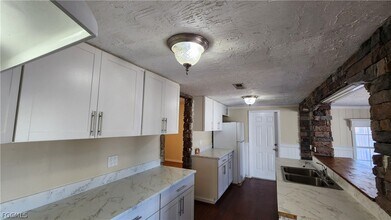 2181 Brandon St in Ft. Myers, FL - Building Photo - Building Photo