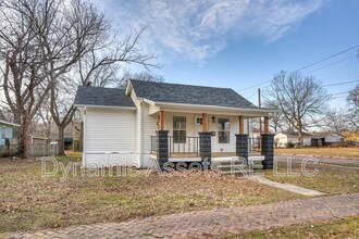 102 S Walnut St in Pittsburg, KS - Building Photo - Building Photo