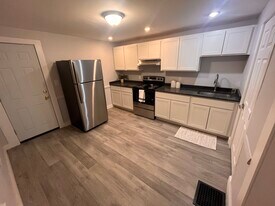 36 Loker St, Unit One Bedroom unit w office in Framingham, MA - Building Photo
