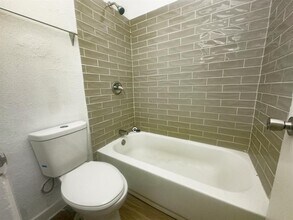 4500 Witham Ln in Austin, TX - Foto de edificio - Building Photo