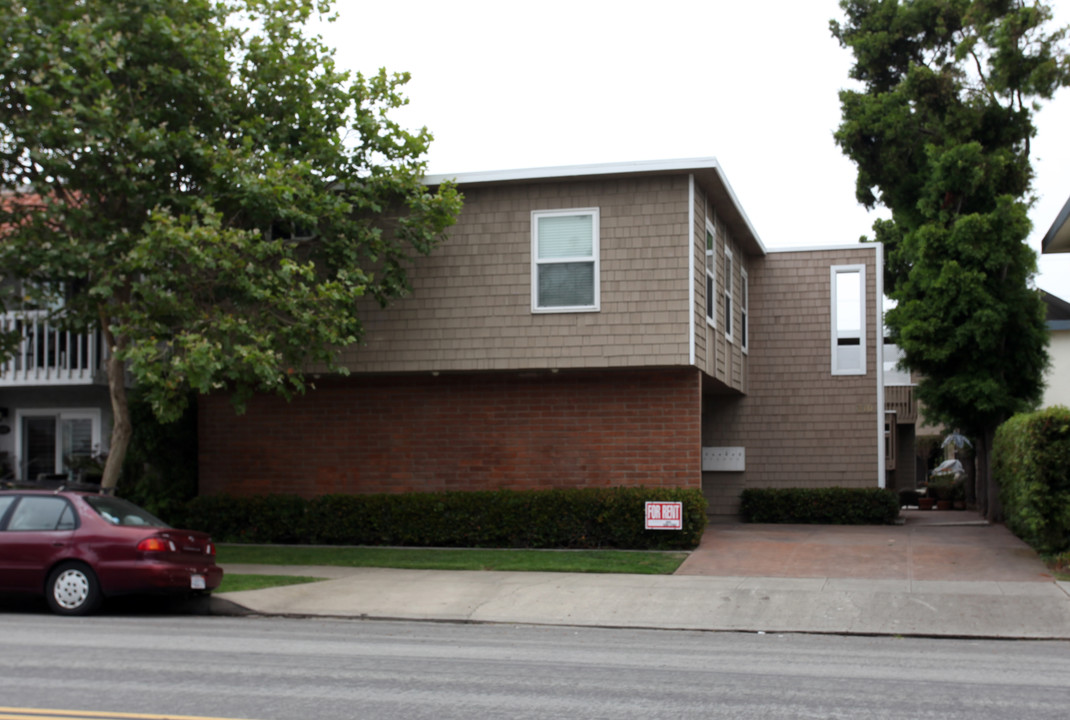 310 8th St in Huntington Beach, CA - Foto de edificio