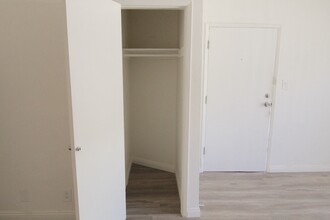 11747 Dorothy St in Los Angeles, CA - Building Photo - Building Photo
