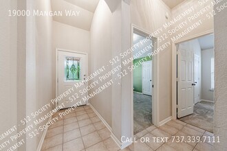 19000 Mangan Way in Pflugerville, TX - Building Photo - Building Photo