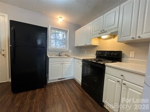 206 W 15th St in Newton, NC - Building Photo - Building Photo