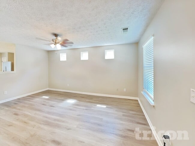 220 Oak Grove Way in Acworth, GA - Building Photo - Building Photo