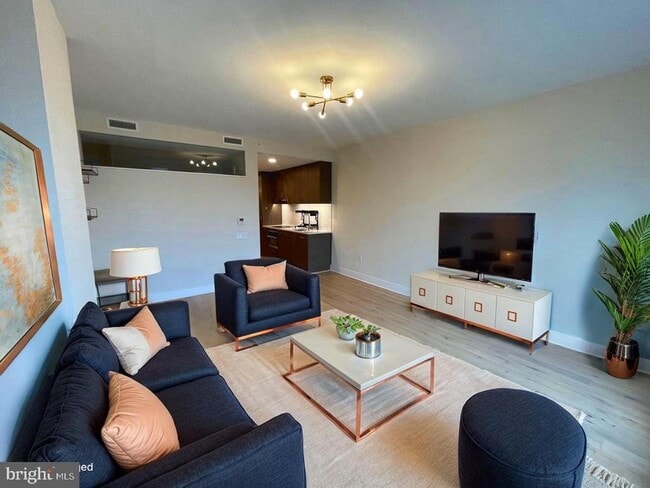1211 Van St SE