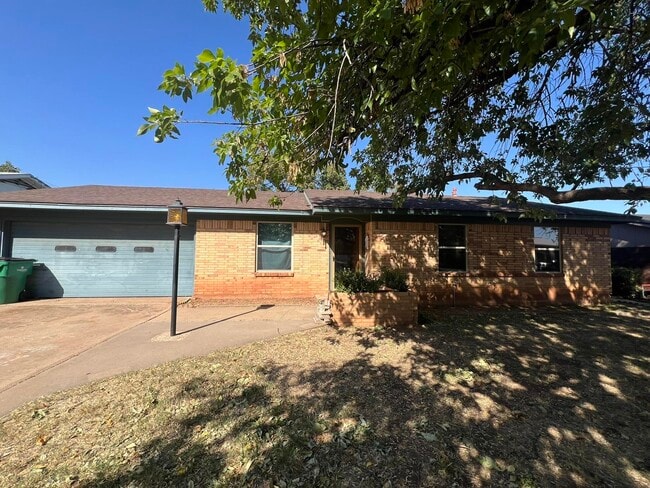 property at 704 W Rebecca Ave