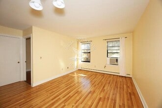 237 E 110th St in New York, NY - Building Photo - Building Photo