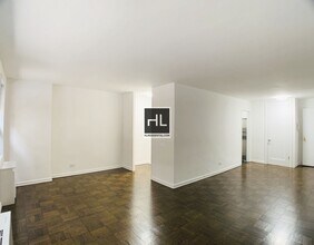 5 AVENUE in New York, NY - Building Photo - Building Photo