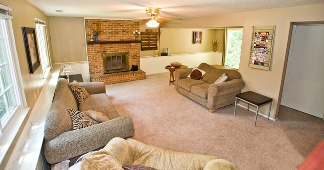 1635 Van Dyke Dr in Charlotte, NC - Building Photo - Building Photo