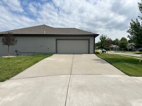 8121 SE 6th St in Blue Springs, MO - Building Photo - Building Photo