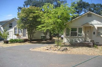 1356 Sulphur Springs Ave in St Helena, CA - Building Photo - Building Photo