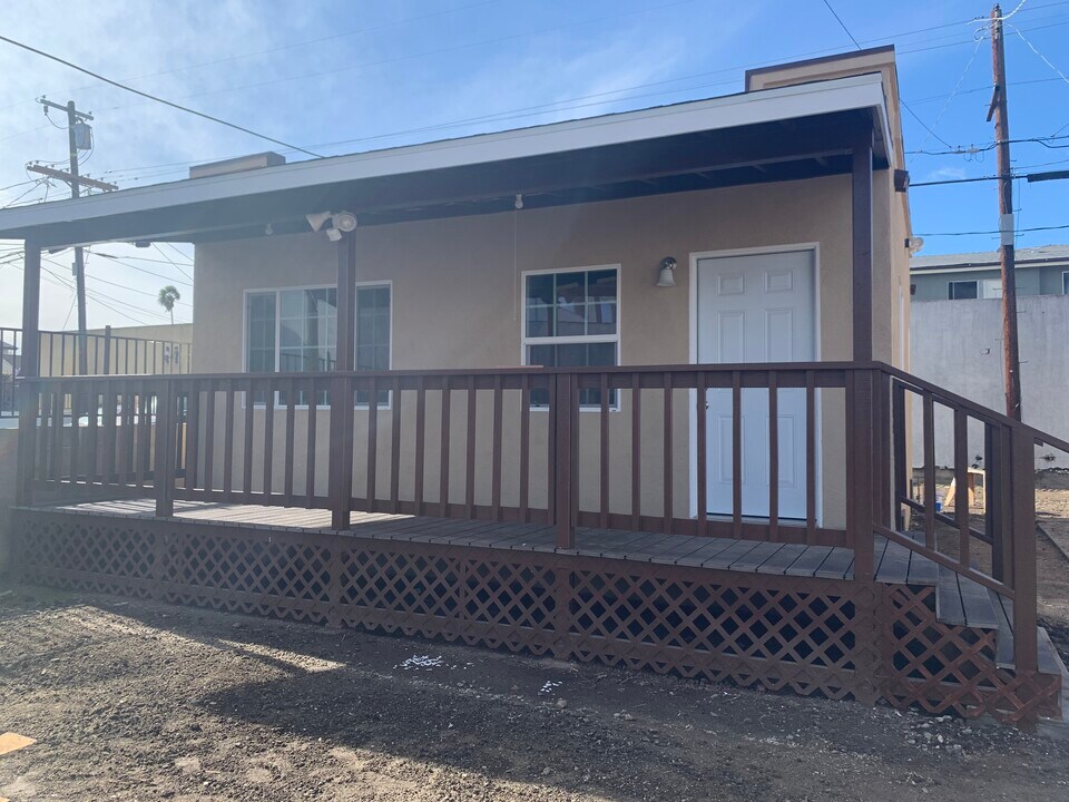 6117 S Victoria Ave, Unit 6117 1.5 in Los Angeles, CA - Building Photo