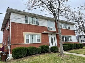 7803 Lake Ave, Unit 4 in Cincinnati, OH - Building Photo