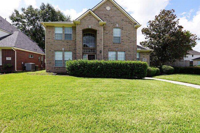 2739 Honeysuckle Walk