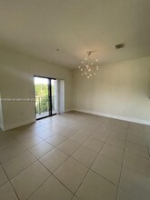 10600 NW 88th St, Unit 202 in Doral, FL - Building Photo - Building Photo