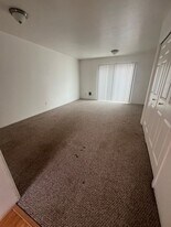 1841 Last St in Klamath Falls, OR - Building Photo