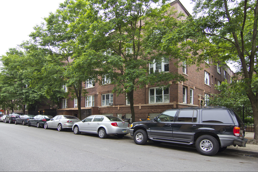 Racine Apartments in Chicago, IL - Building Photo