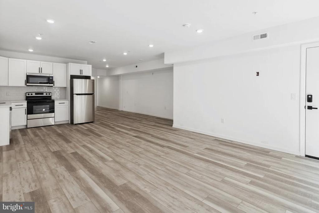 890 N 42nd St in Philadelphia, PA - Building Photo