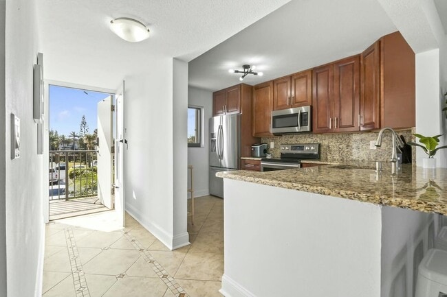 10152 S Ocean Dr, Unit 219B in Jensen Beach, FL - Building Photo - Building Photo