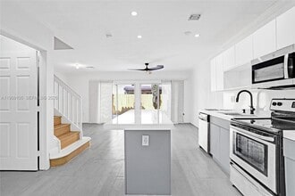 7783 SW 94th Ln in Miami, FL - Building Photo - Building Photo