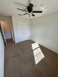 155 Iron Horse Dr E photo'